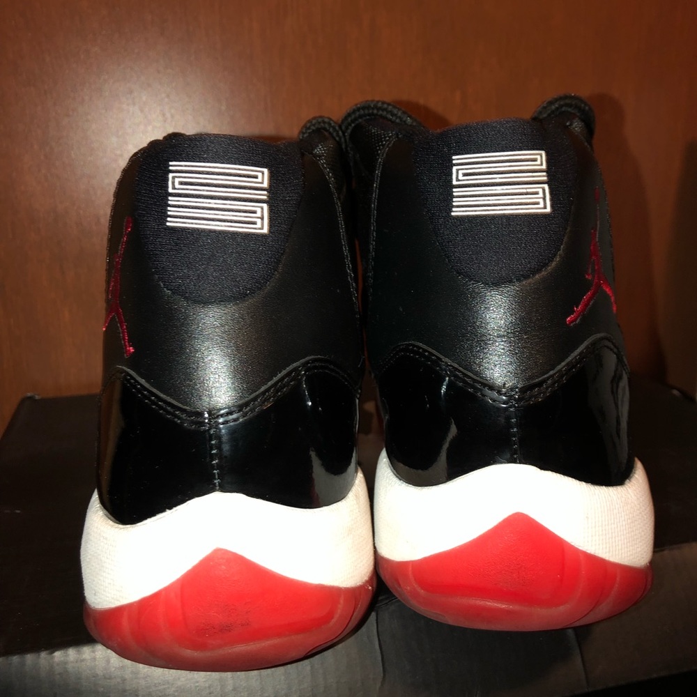 Air Jordan 11 Bred - Picture 4 of 6
